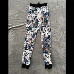 Floral high waisted joggers